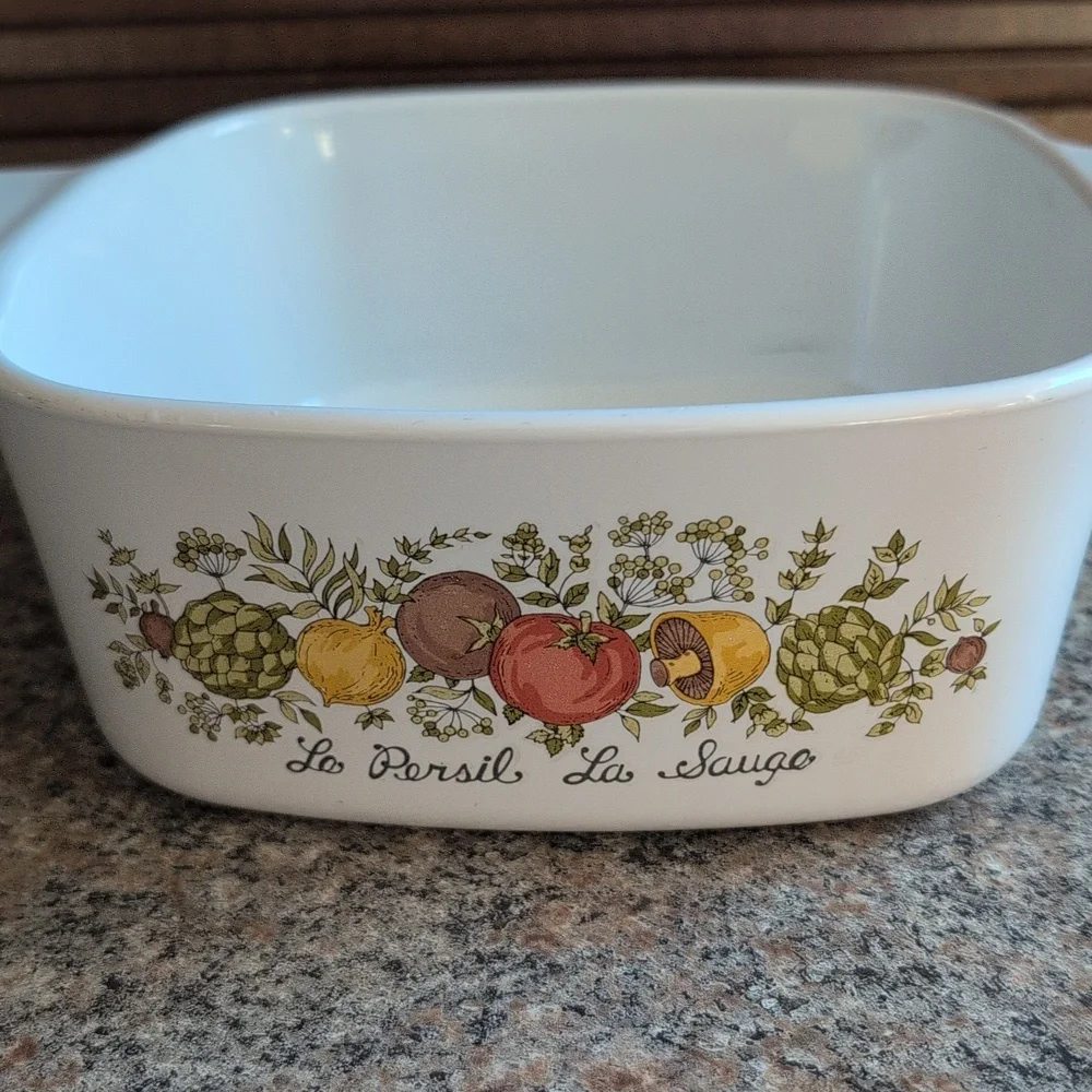 Corning Ware Spice of Life 1 1/2 Quart Casserole Dish